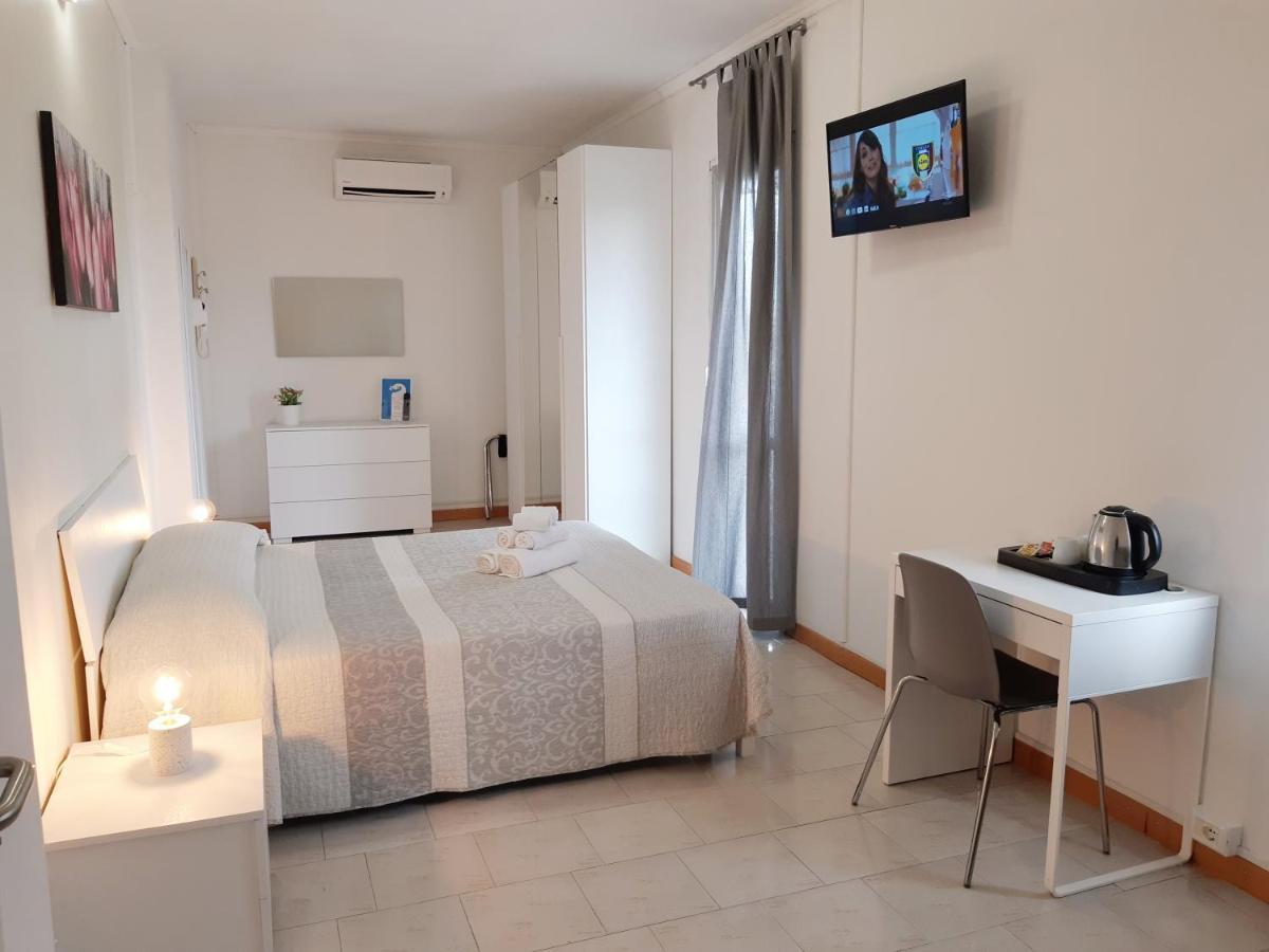Hotel Mara Римини Екстериор снимка