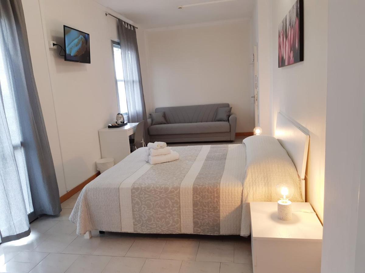 Hotel Mara Римини Екстериор снимка