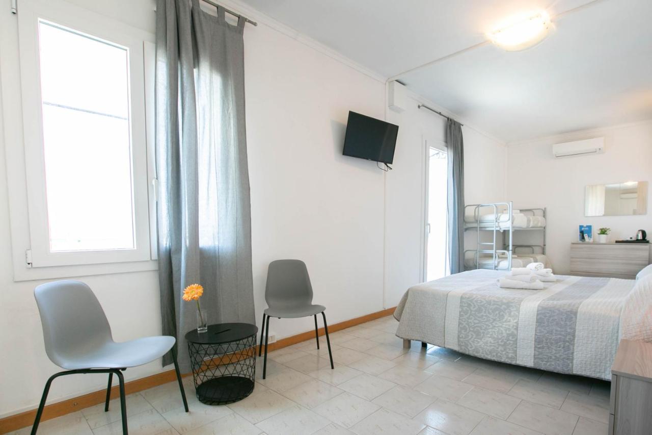 Hotel Mara Римини Екстериор снимка