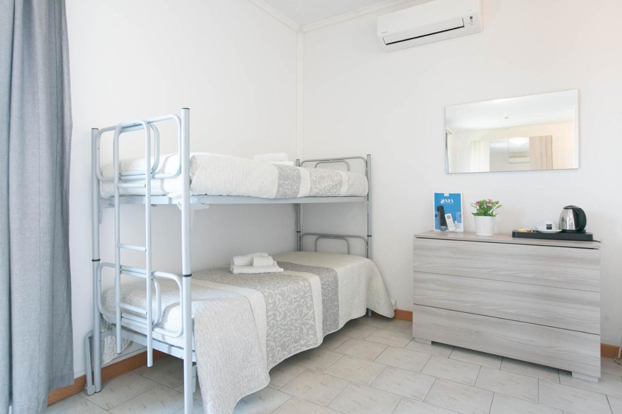 Hotel Mara Римини Екстериор снимка