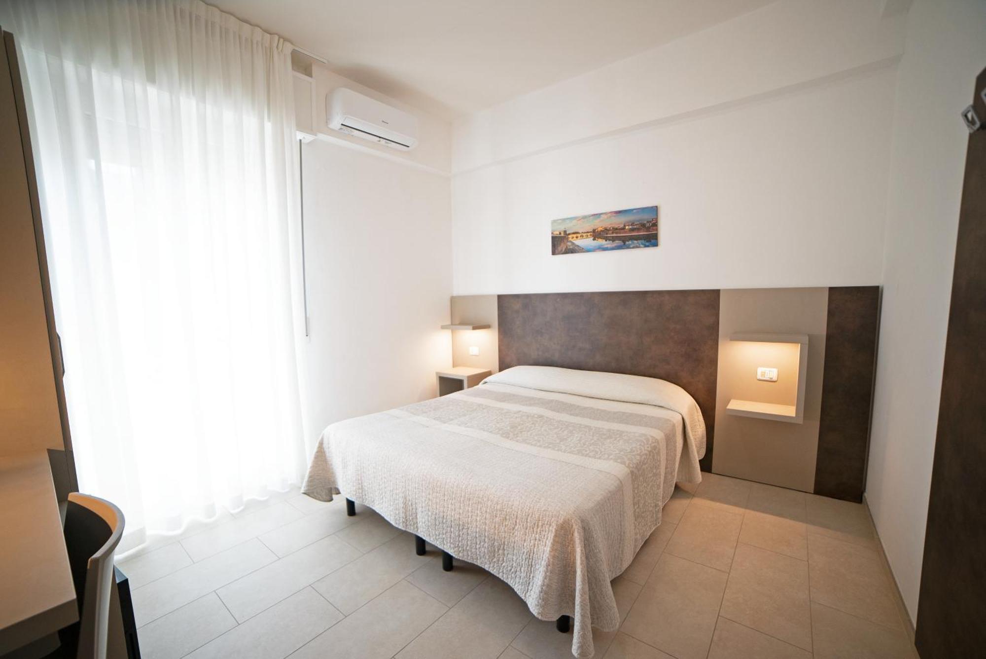 Hotel Mara Римини Екстериор снимка