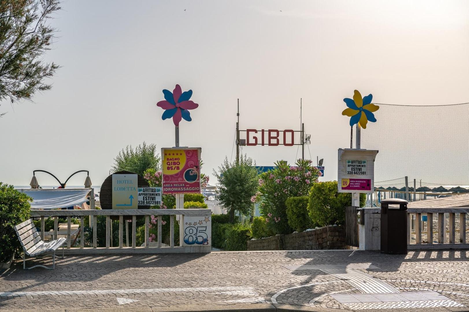 Hotel Mara Римини Екстериор снимка
