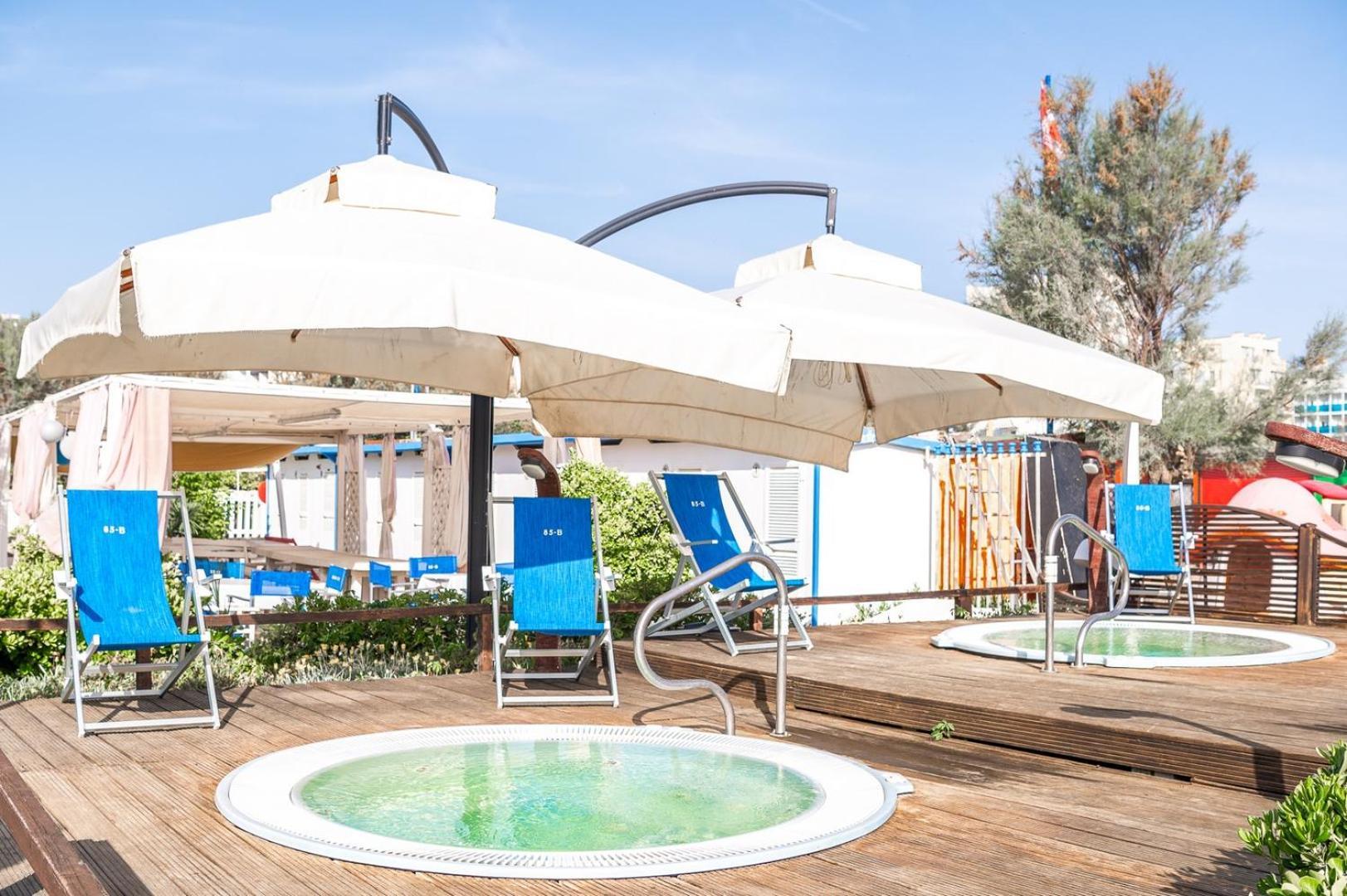 Hotel Mara Римини Екстериор снимка