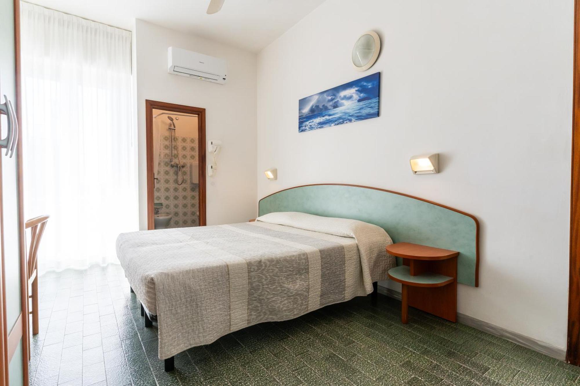 Hotel Mara Римини Екстериор снимка
