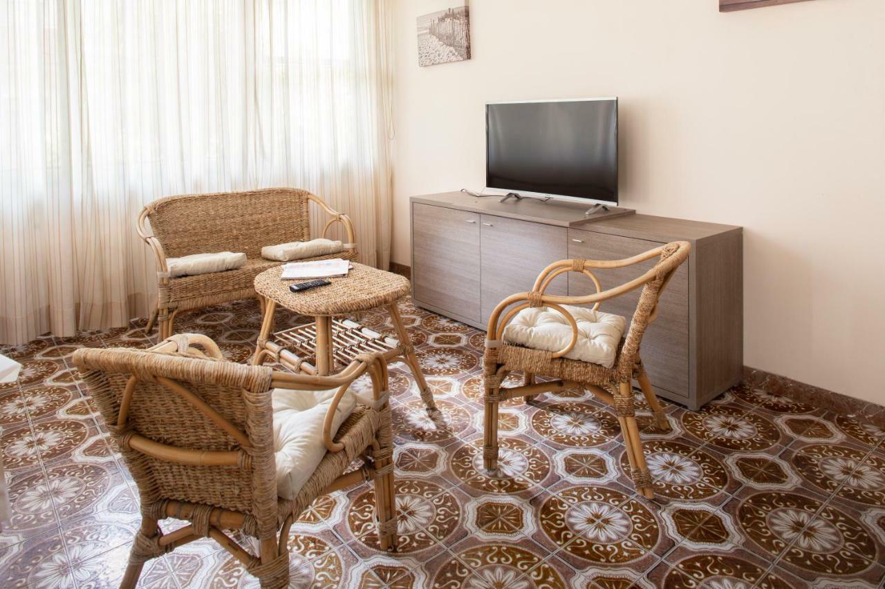 Hotel Mara Римини Екстериор снимка